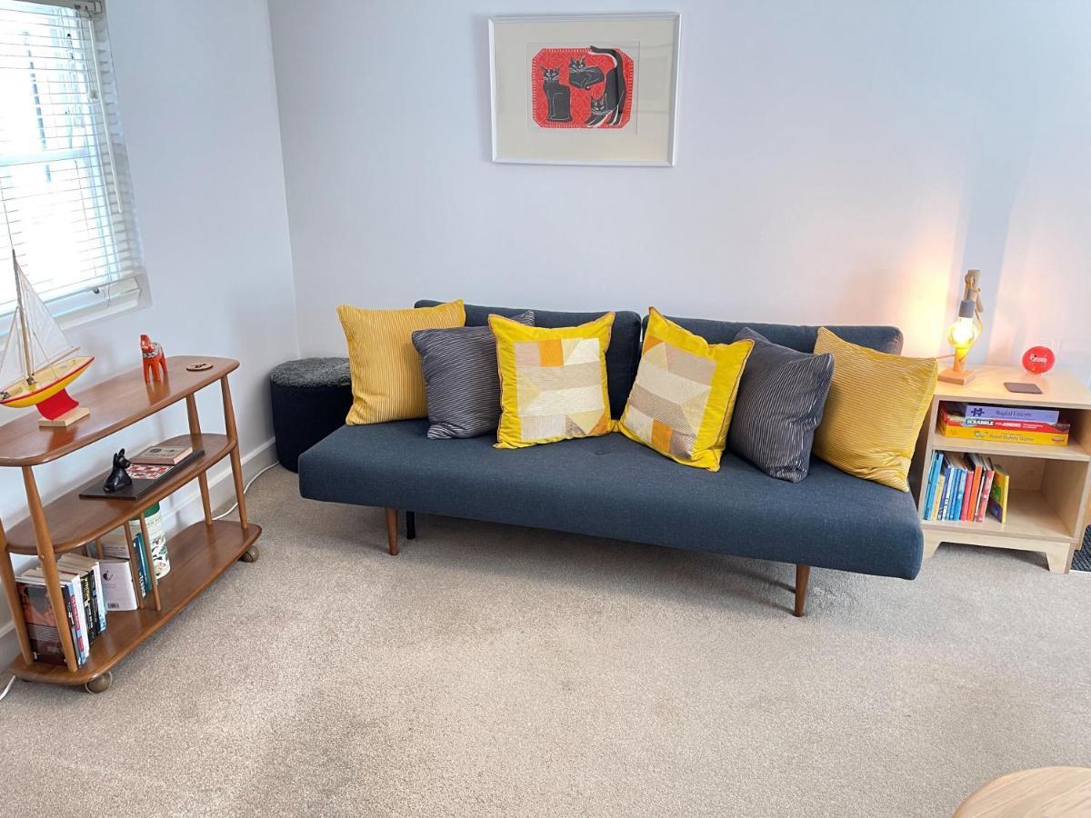 Sixpence Cottage, A Few Steps From The Harbour! Holiday home