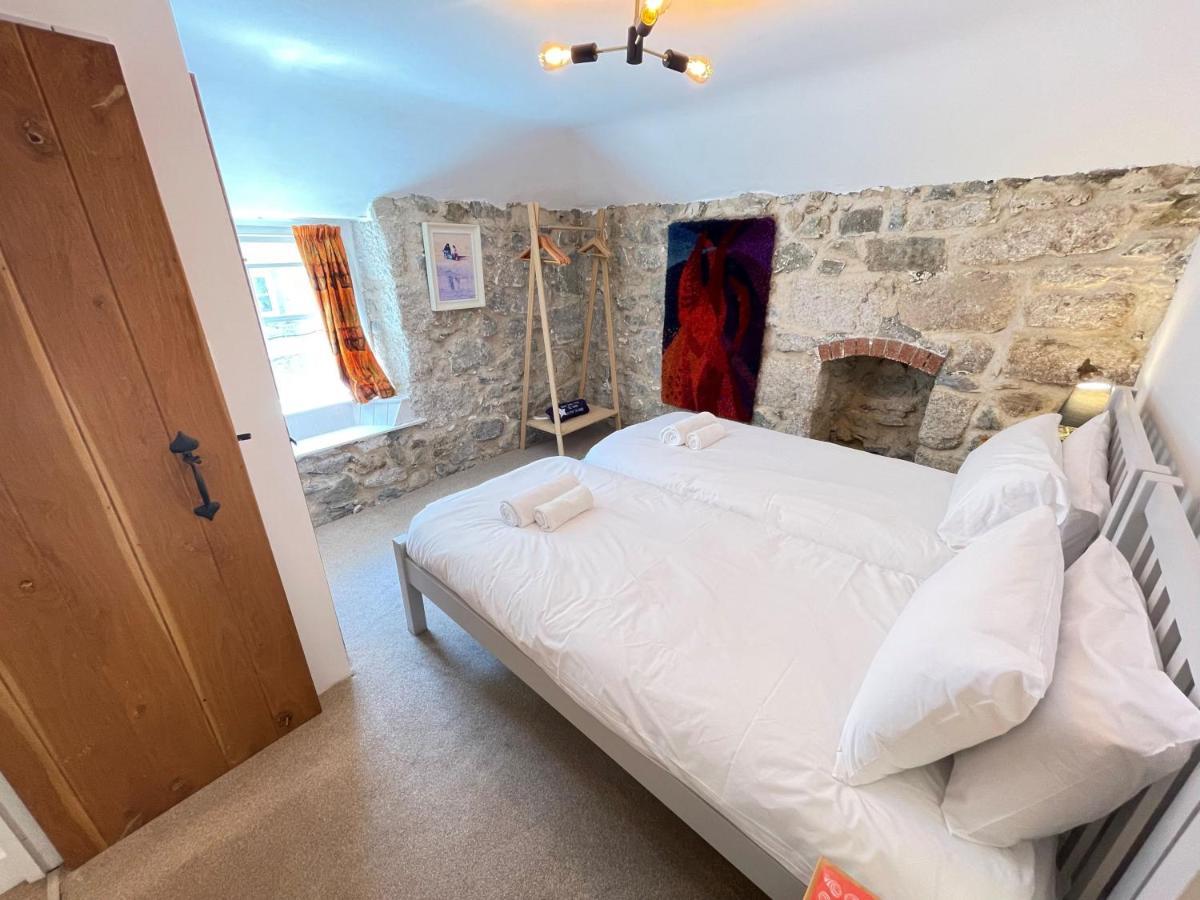 Holiday home Sixpence Cottage, A Few Steps From The Harbour! *