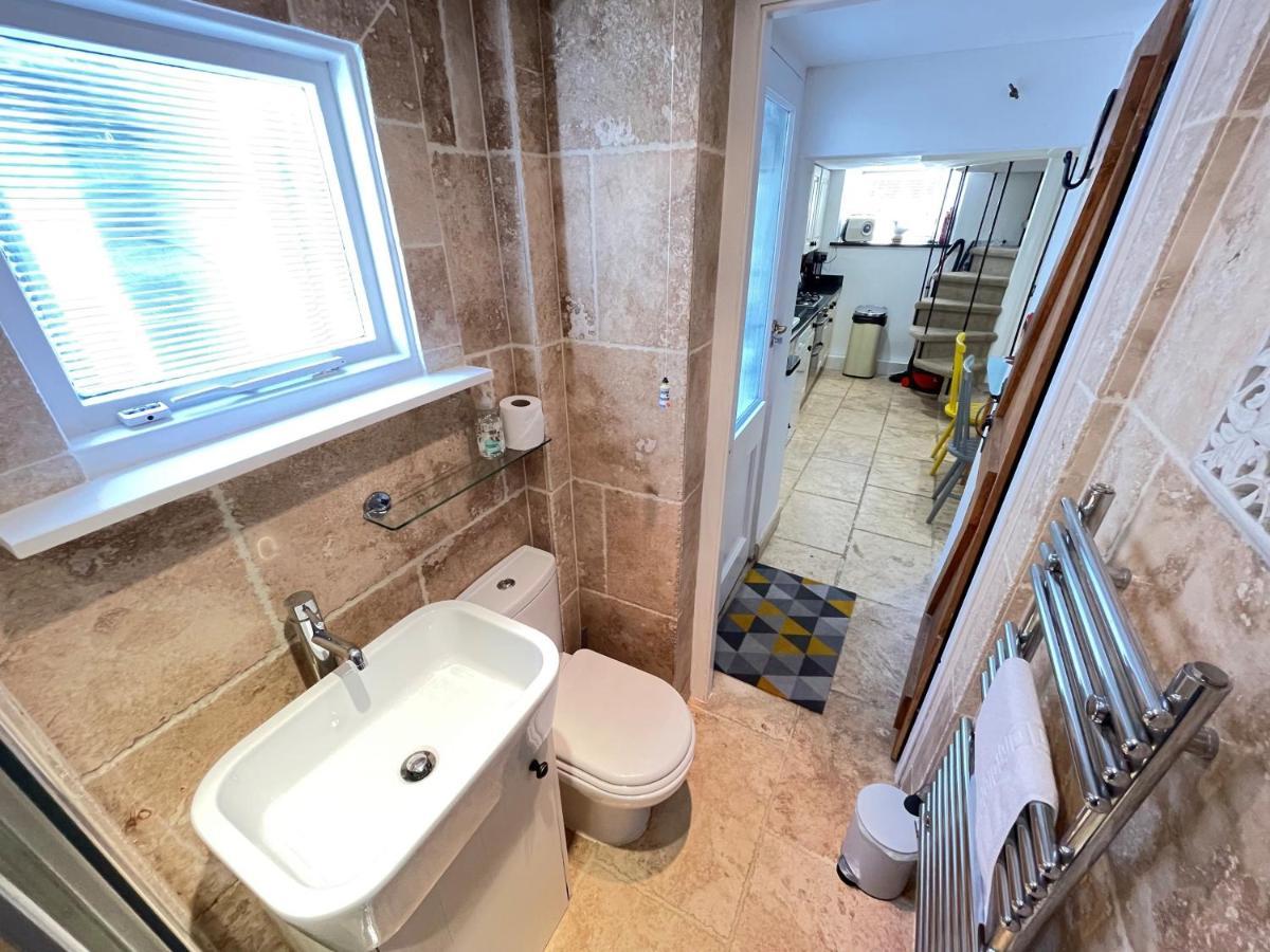 Sixpence Cottage, A Few Steps From The Harbour! Holiday home *