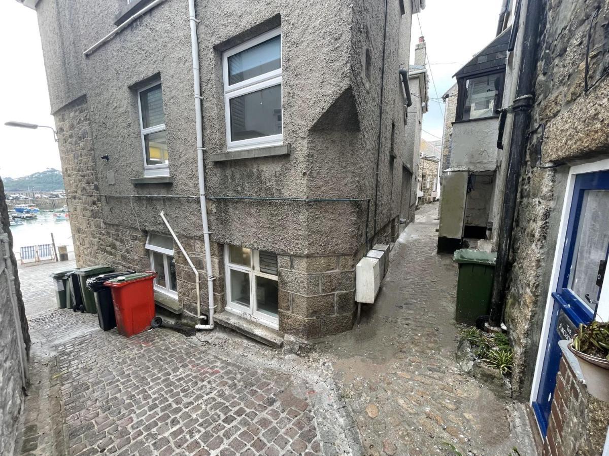 Sixpence Cottage, A Few Steps From The Harbour! Holiday home *