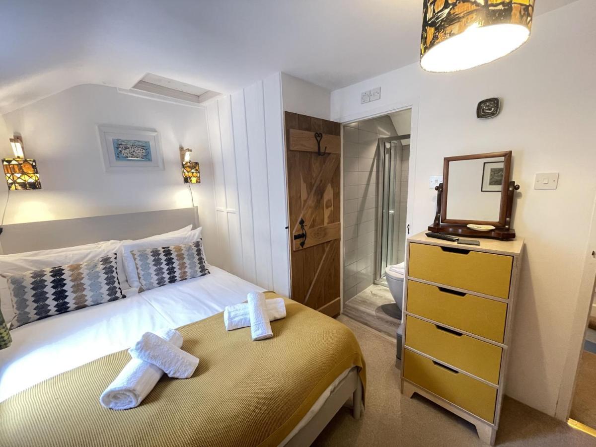 Sixpence Cottage, A Few Steps From The Harbour! Holiday home *